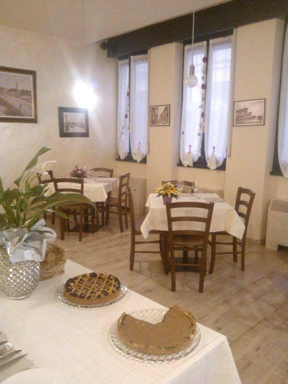 Locanda San Fiorenzo Fiorenzuola dʼArda Exterior foto